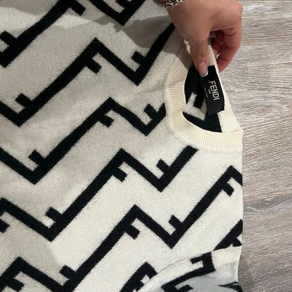 Fendi Geometric Monogram Off- White Black Wool Sweater IT 48 - Picture 9 of 9